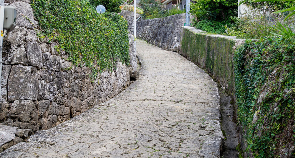 狭い道